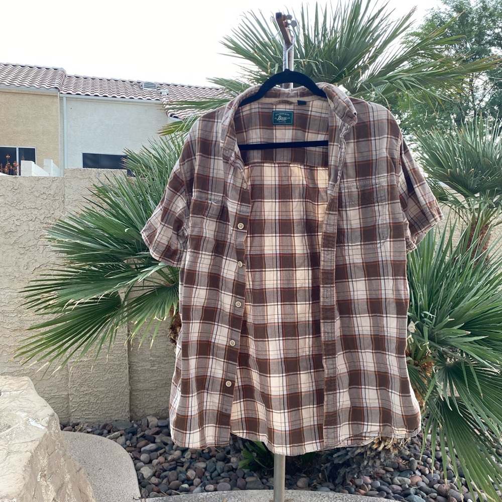 🎉 G.H Bass and co Brown Plaid Button Up L 🎉